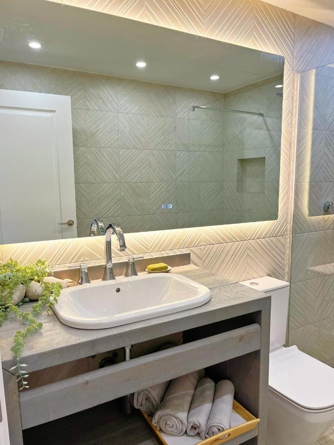 Cheerful Townhouse Center Sitges 5 Bedrooms Pool And Terrace Exterior foto
