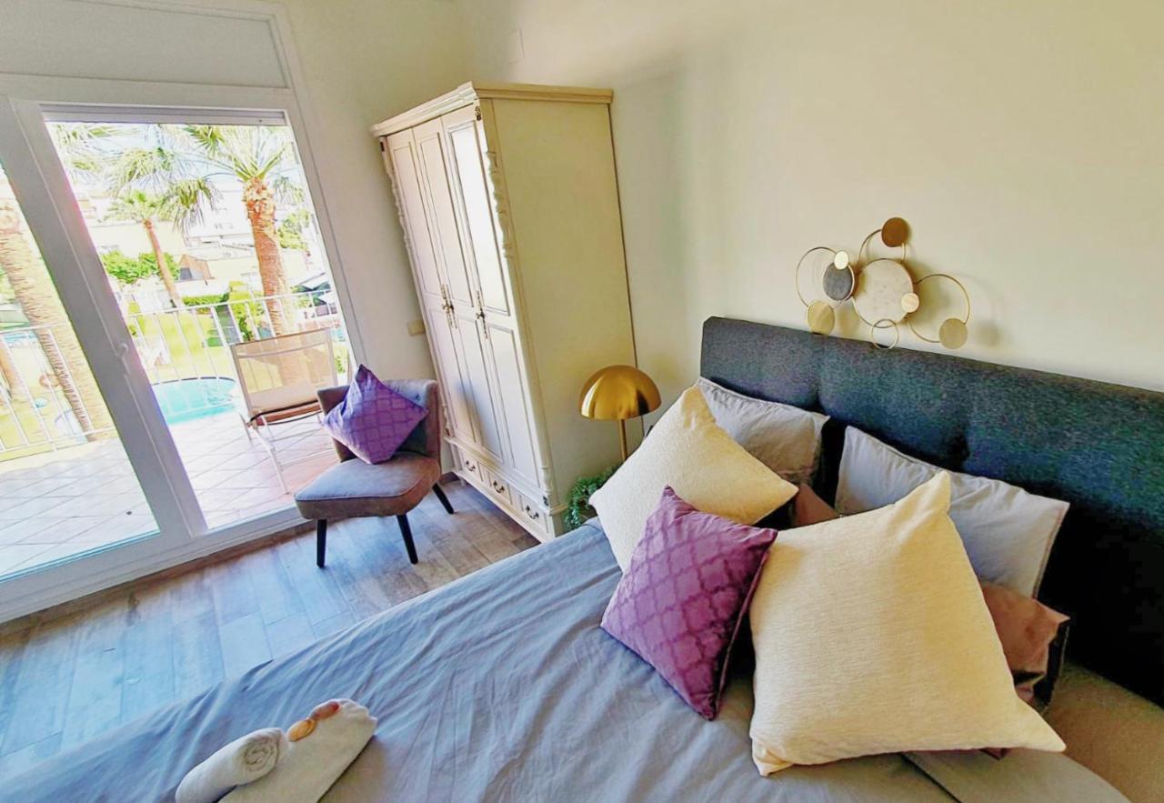 Cheerful Townhouse Center Sitges 5 Bedrooms Pool And Terrace Exterior foto