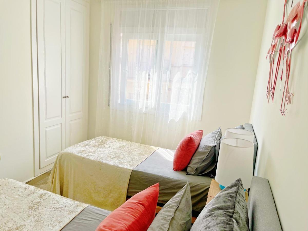Cheerful Townhouse Center Sitges 5 Bedrooms Pool And Terrace Exterior foto