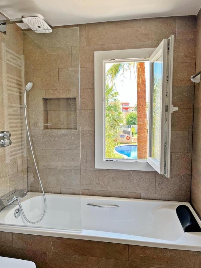 Cheerful Townhouse Center Sitges 5 Bedrooms Pool And Terrace Exterior foto